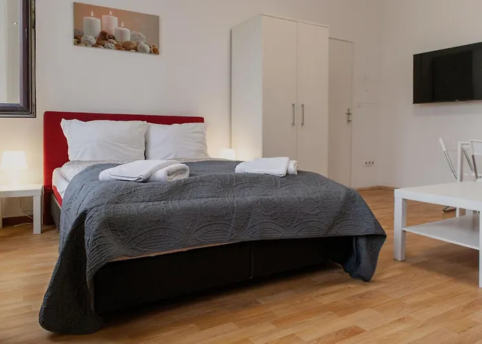 Modern 2br Close To Millennium Tower Districts Apartment