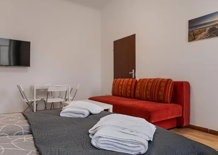 Modern 2br Close To Millennium Tower Districts Apartment *