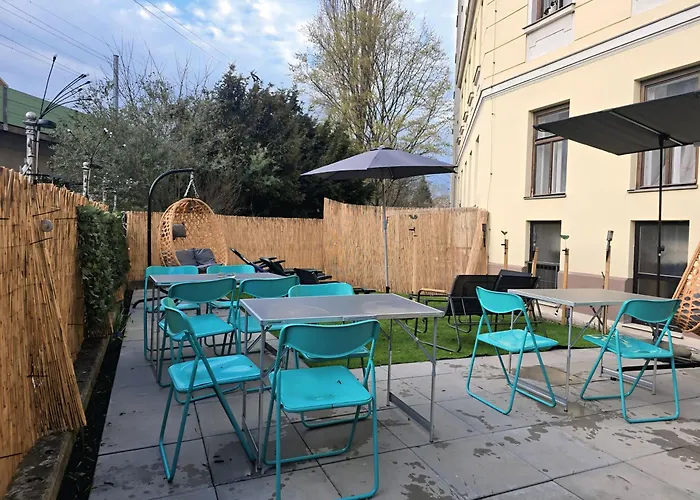 Apartment Modern 2br Close To Millennium Tower Districts Wien